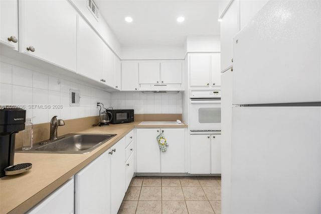 1200 West Ave 1419, Miami Beach, FL 33139