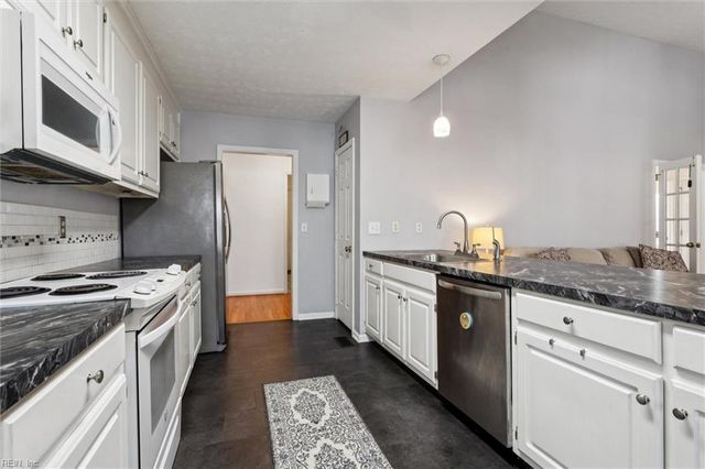 112 Shea LN, Williamsburg, VA 23185