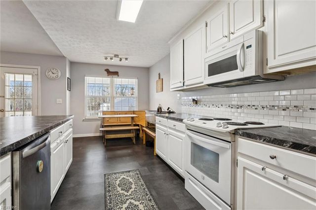 112 Shea LN, Williamsburg, VA 23185