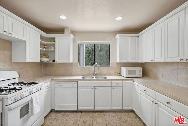 3245 Altura Avenue 8, Glendale, CA 91214