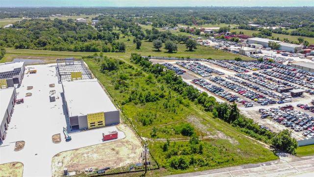 5226 N Main Street, Baytown, TX 77521