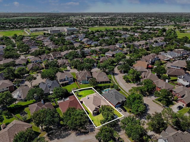 9219 Chia Valley Court, Houston, TX 77089