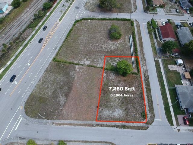 84 SW 1 Court, Deerfield Beach, FL 33441