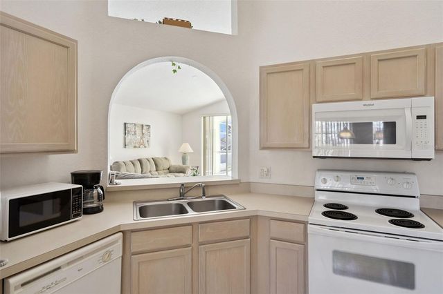 921 OXFORD DRIVE, Davenport, FL 33897