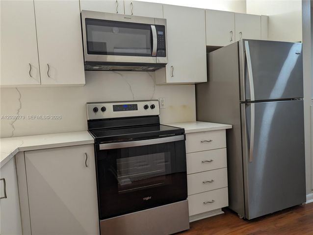 3446 Oak Dr, Hollywood, FL 33021
