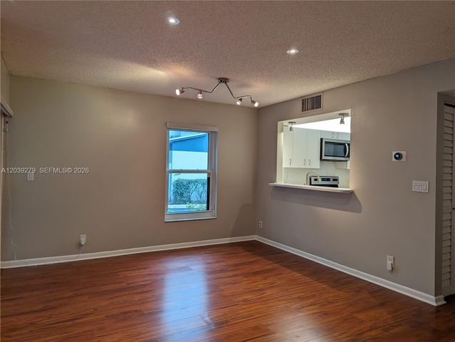 3446 Oak Dr, Hollywood, FL 33021