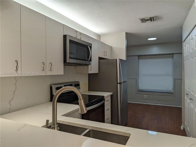3446 Oak Dr, Hollywood, FL 33021
