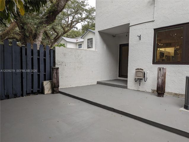 3446 Oak Dr, Hollywood, FL 33021