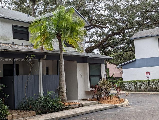 3446 Oak Dr, Hollywood, FL 33021