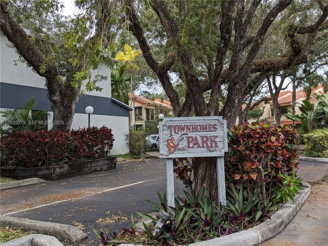 3446 Oak Dr, Hollywood, FL 33021