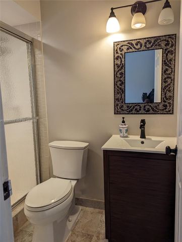3446 Oak Dr, Hollywood, FL 33021