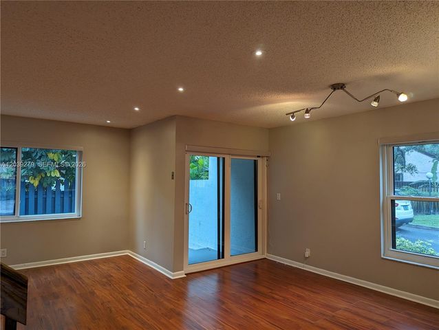 3446 Oak Dr, Hollywood, FL 33021