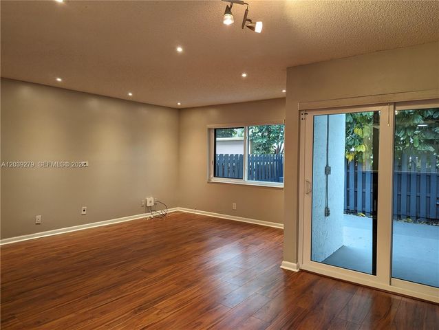 3446 Oak Dr, Hollywood, FL 33021
