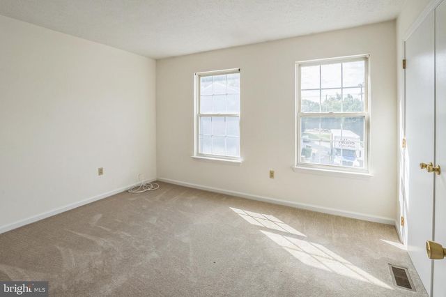 109 GATEWAY DR, Newark, DE 19711