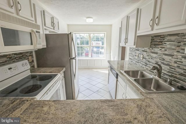 109 GATEWAY DR, Newark, DE 19711