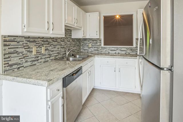 109 GATEWAY DR, Newark, DE 19711