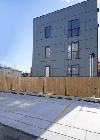 1405 E 65th Place 2A, Chicago, IL 60637