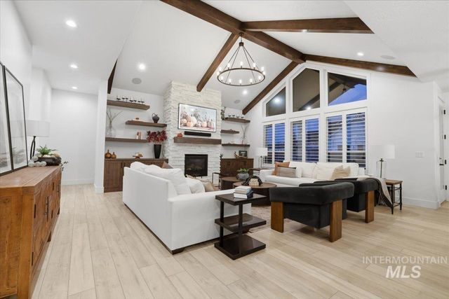 5906 N Schumann Ln, Meridian, ID 83646