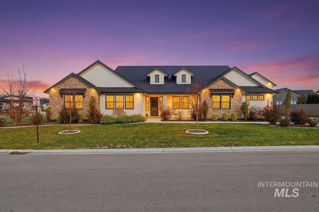 5906 N Schumann Ln, Meridian, ID 83646