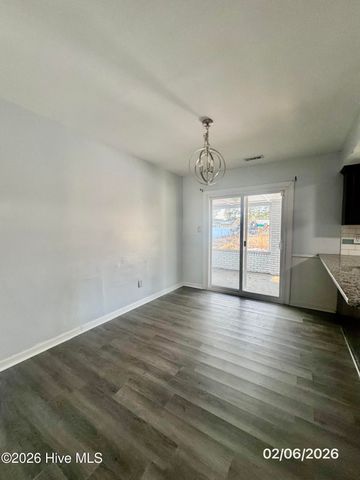 203 W Volant Street, Hubert, NC 28539