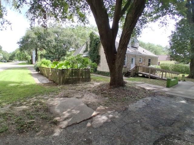 1304 Rhodora Street, La Marque, TX 77568