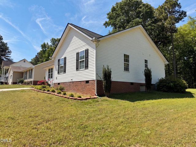 301 Hocutt Drive, Clayton, NC 27520