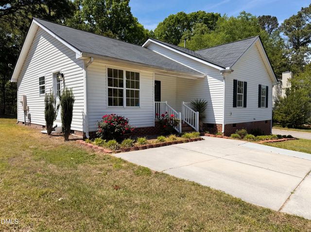 301 Hocutt Drive, Clayton, NC 27520