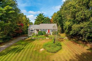 42 Breakneck Rd, Sturbridge, MA 01566