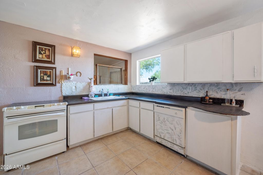 Image 12 of property listing at 4911 E BEVERS Street, Sierra Vista, AZ 85650