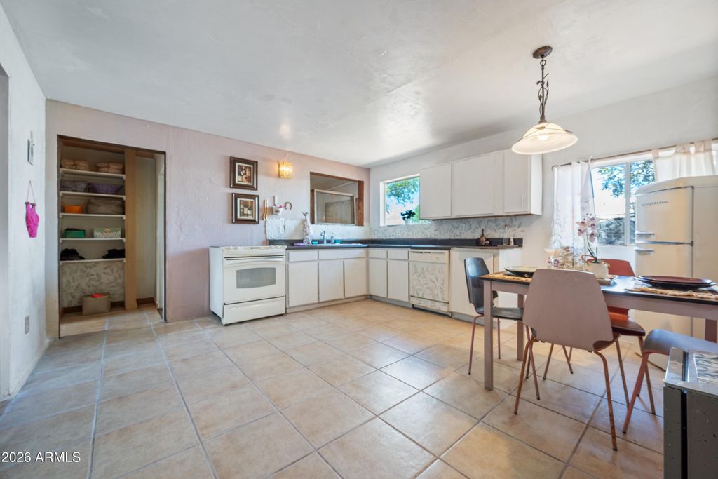 Image 3 of property listing at 4911 E BEVERS Street, Sierra Vista, AZ 85650