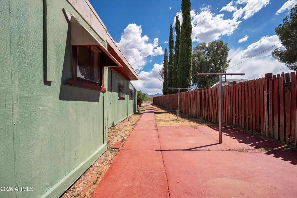 Image 30 of property listing at 4911 E BEVERS Street, Sierra Vista, AZ 85650