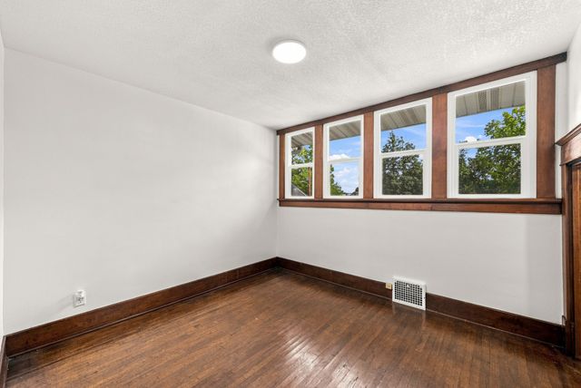 1015 Euclid Avenue, Des Moines, IA 50313