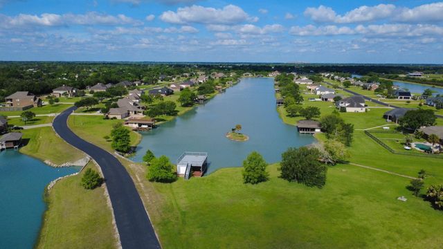 226 Lago Circle Drive N, Santa Fe, TX 77517