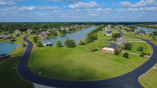 226 Lago Circle Drive N, Santa Fe, TX 77517