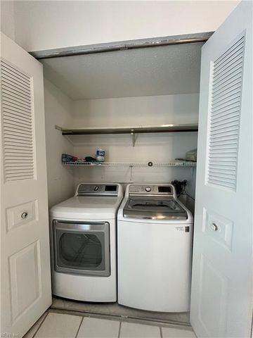 908 Chatsworth DR, Newport News, VA 23601