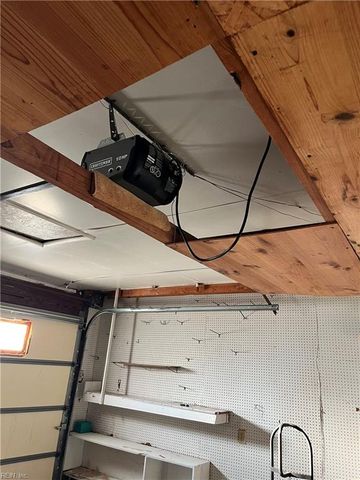 908 Chatsworth DR, Newport News, VA 23601