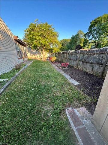 908 Chatsworth DR, Newport News, VA 23601