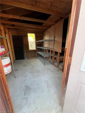 908 Chatsworth DR, Newport News, VA 23601