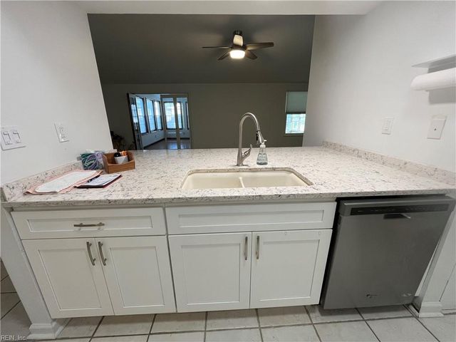 908 Chatsworth DR, Newport News, VA 23601