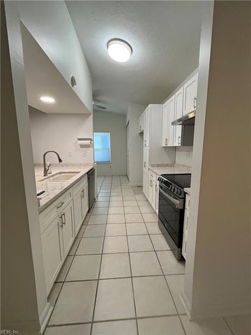 908 Chatsworth DR, Newport News, VA 23601