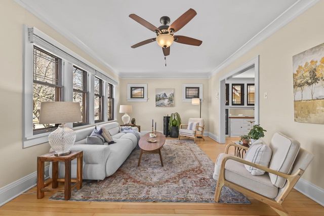 1913 E Beverly ROAD, Shorewood, WI 53211