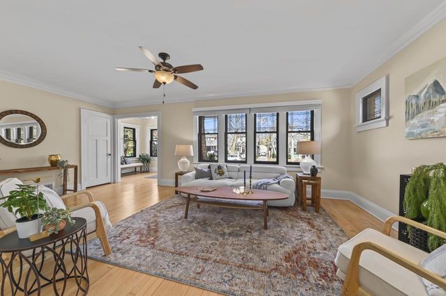 1913 E Beverly ROAD, Shorewood, WI 53211