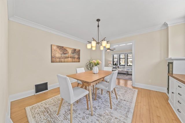 1913 E Beverly ROAD, Shorewood, WI 53211