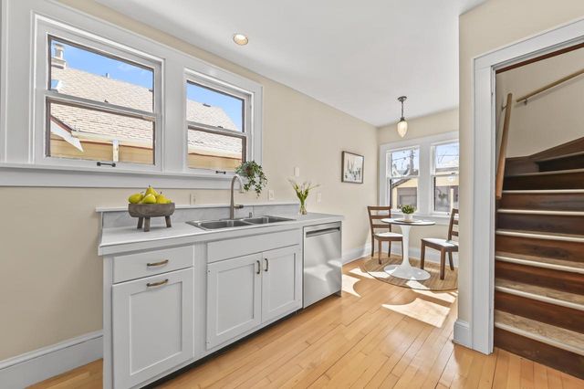 1913 E Beverly ROAD, Shorewood, WI 53211