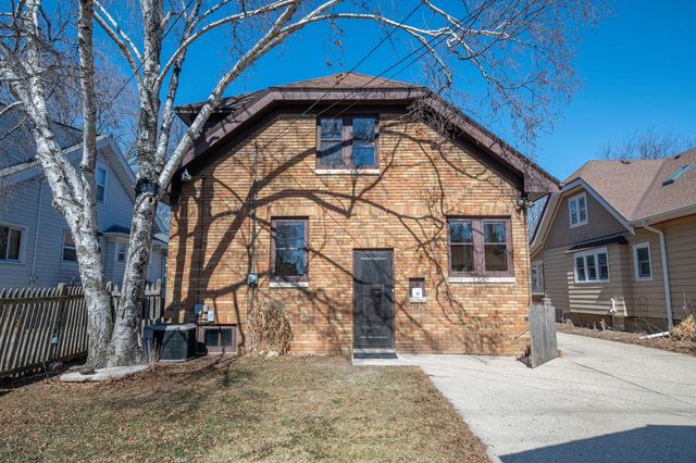 1913 E Beverly ROAD, Shorewood, WI 53211