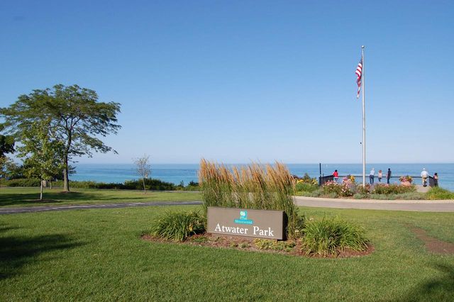 1913 E Beverly ROAD, Shorewood, WI 53211