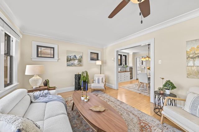 1913 E Beverly ROAD, Shorewood, WI 53211