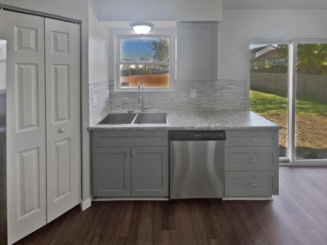 4296 Oakwind Drive, Columbus, OH 43207