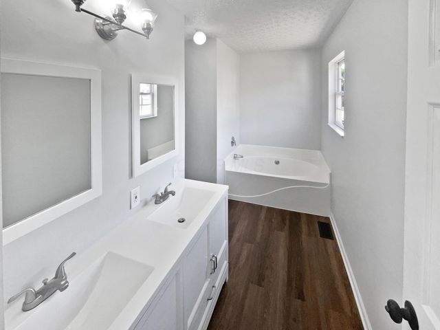 4296 Oakwind Drive, Columbus, OH 43207