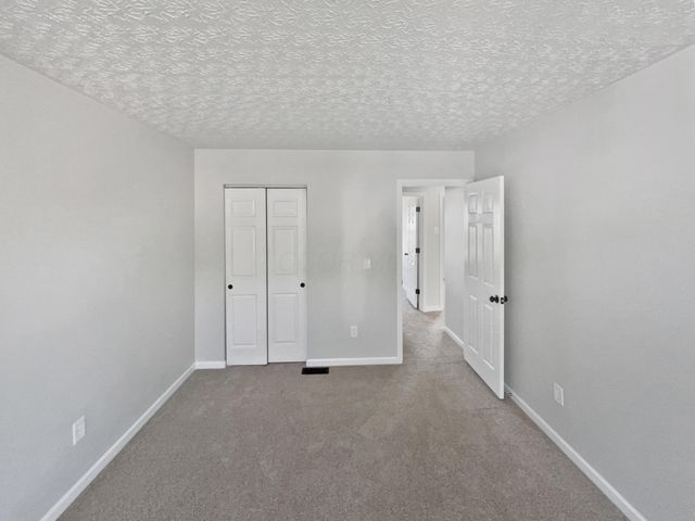 4296 Oakwind Drive, Columbus, OH 43207